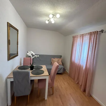 Apartment Lovre Topic *
